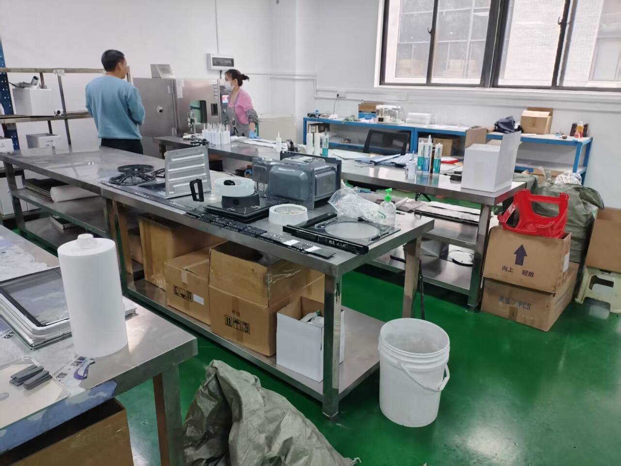 拉力高温盐雾仪器操作现场